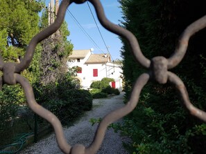 Enceinte de lâhĂ©bergement