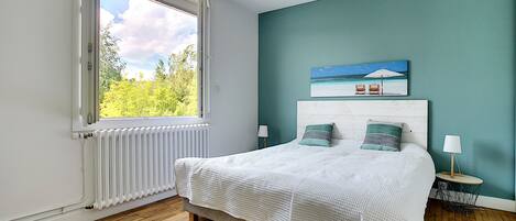 3 عدّة غرف نوم وواي فاي مجانًا وملاءات أسرّة