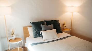 1 bedroom, iron/ironing board, free WiFi, bed sheets