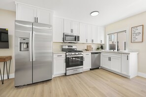 Private kitchen - Gorgeous North Park Space (San Diego)