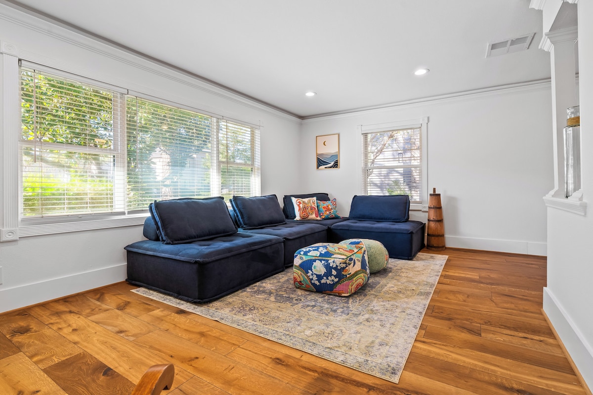 Photo 17 of Spacious Lux 4 BDR Ranch Style Home in Highland Village/River Oaks, 2 King Beds