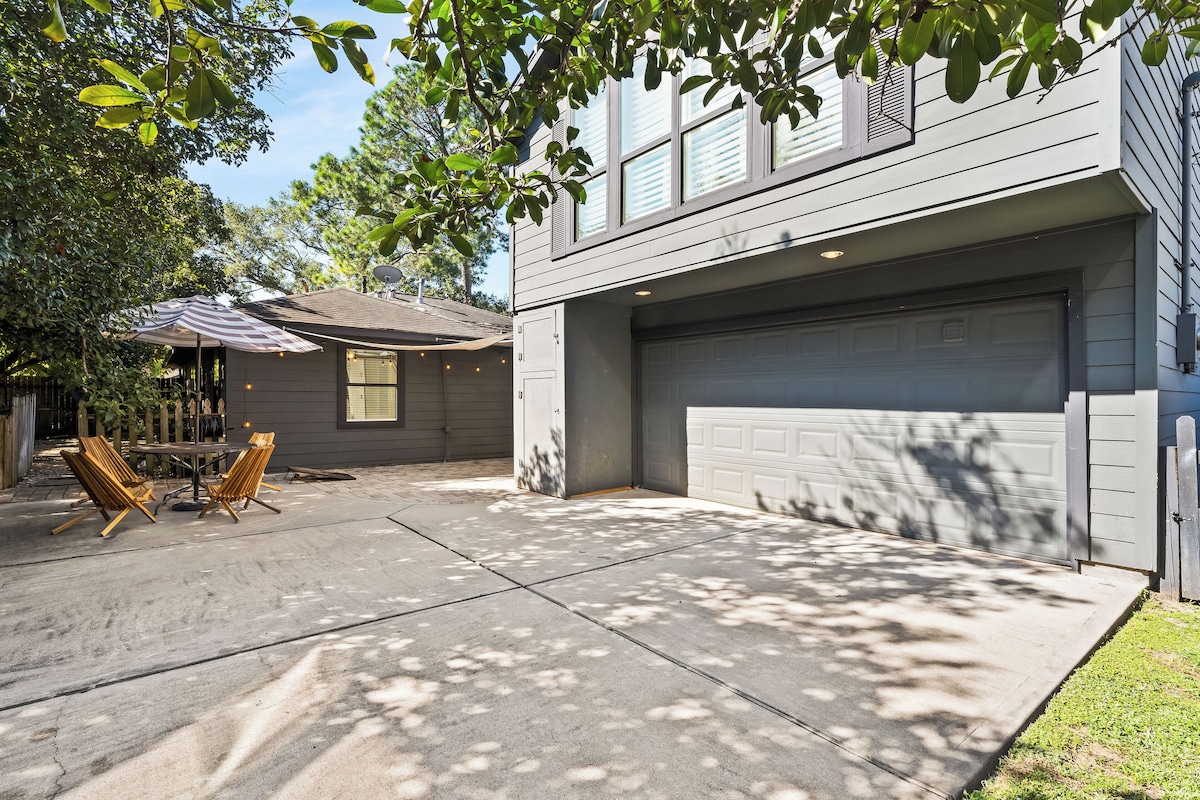 Photo 36 of Spacious Lux 4 BDR Ranch Style Home in Highland Village/River Oaks, 2 King Beds