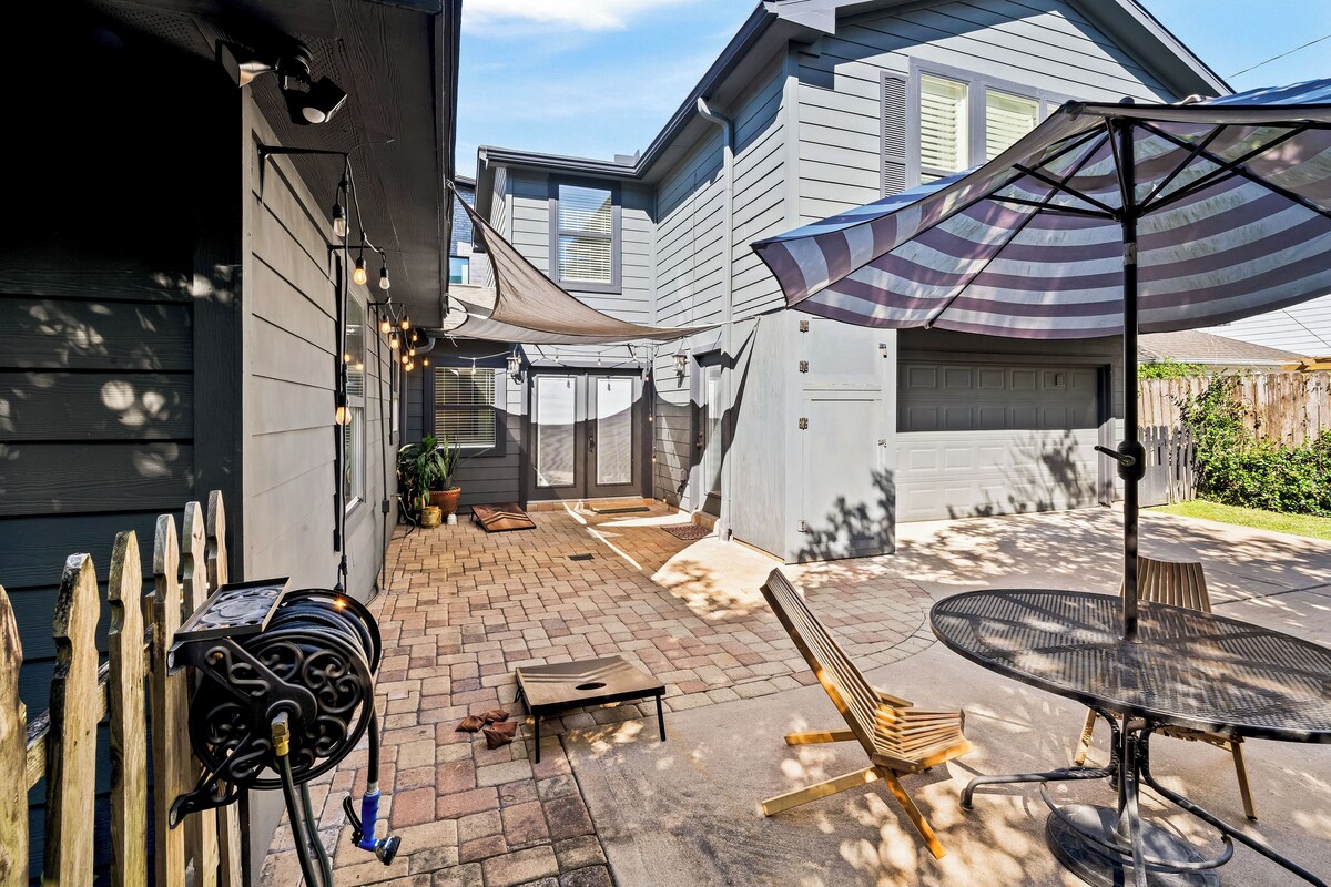 Photo 38 of Spacious Lux 4 BDR Ranch Style Home in Highland Village/River Oaks, 2 King Beds