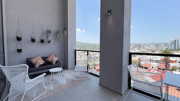 Apartamento superluxo, sacada, vista para a montanha | Sacada