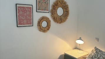 2 chambres, fer et planche à repasser, Wi-Fi gratuit, draps fournis