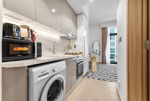 Kühlschrank, Mikrowelle, Ofen, Toaster
