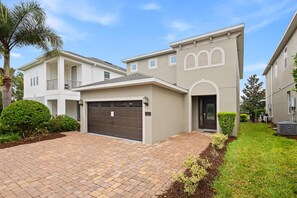 Exterior - (381) Fantastic Home Near Disney 5BD/5BT/14P (Kissimmee)
