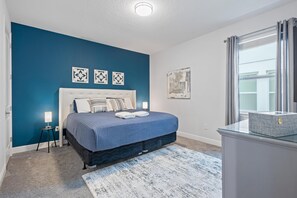 5 bedrooms, desk, iron/ironing board, travel cot - (381) Fantastic Home Near Disney 5BD/5BT/14P (Kissimmee)