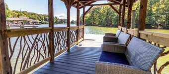 ZAMBEZI, a cozy stay for four in the lodge of Karoo at Smith Mountain Lake 