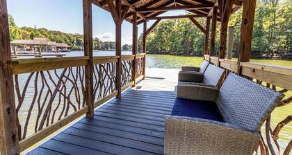 ZAMBEZI, a cozy stay for four in the lodge of Karoo at Smith Mountain Lake