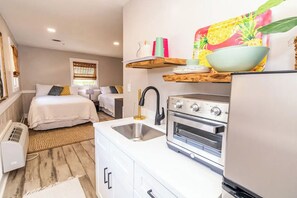 1 bedroom, free WiFi, bed sheets