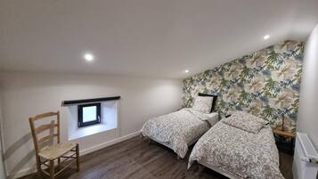 2 bedrooms, iron/ironing board, travel crib, free WiFi