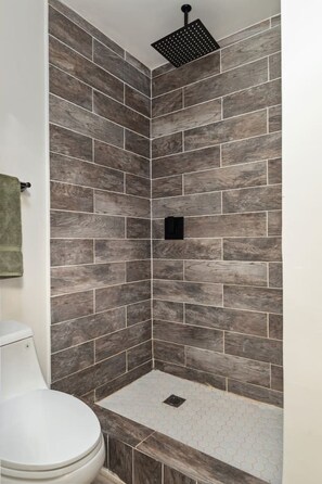 Hårtørrer, håndklæder