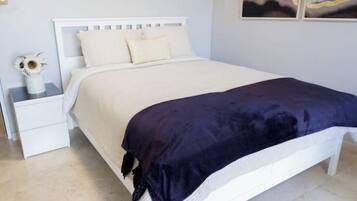 2 bedrooms, iron/ironing board, WiFi, bed sheets