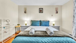 1 chambre, bureau, fer et planche à repasser, Wi-Fi gratuit