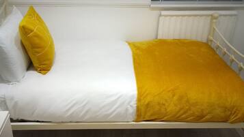 House | 3 bedrooms, free WiFi, bed sheets