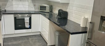 3br-sleeps6-parking-closetocity