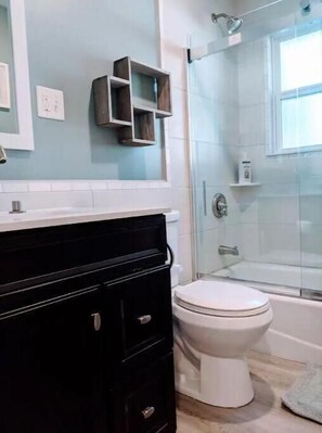 淋浴設備、風筒、提供毛巾、番梘