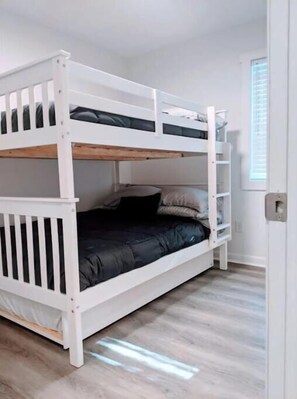 3 間睡房、熨斗/熨衫板、Wi-Fi、床單