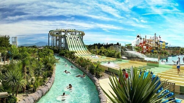 Een verwarmd zwembad