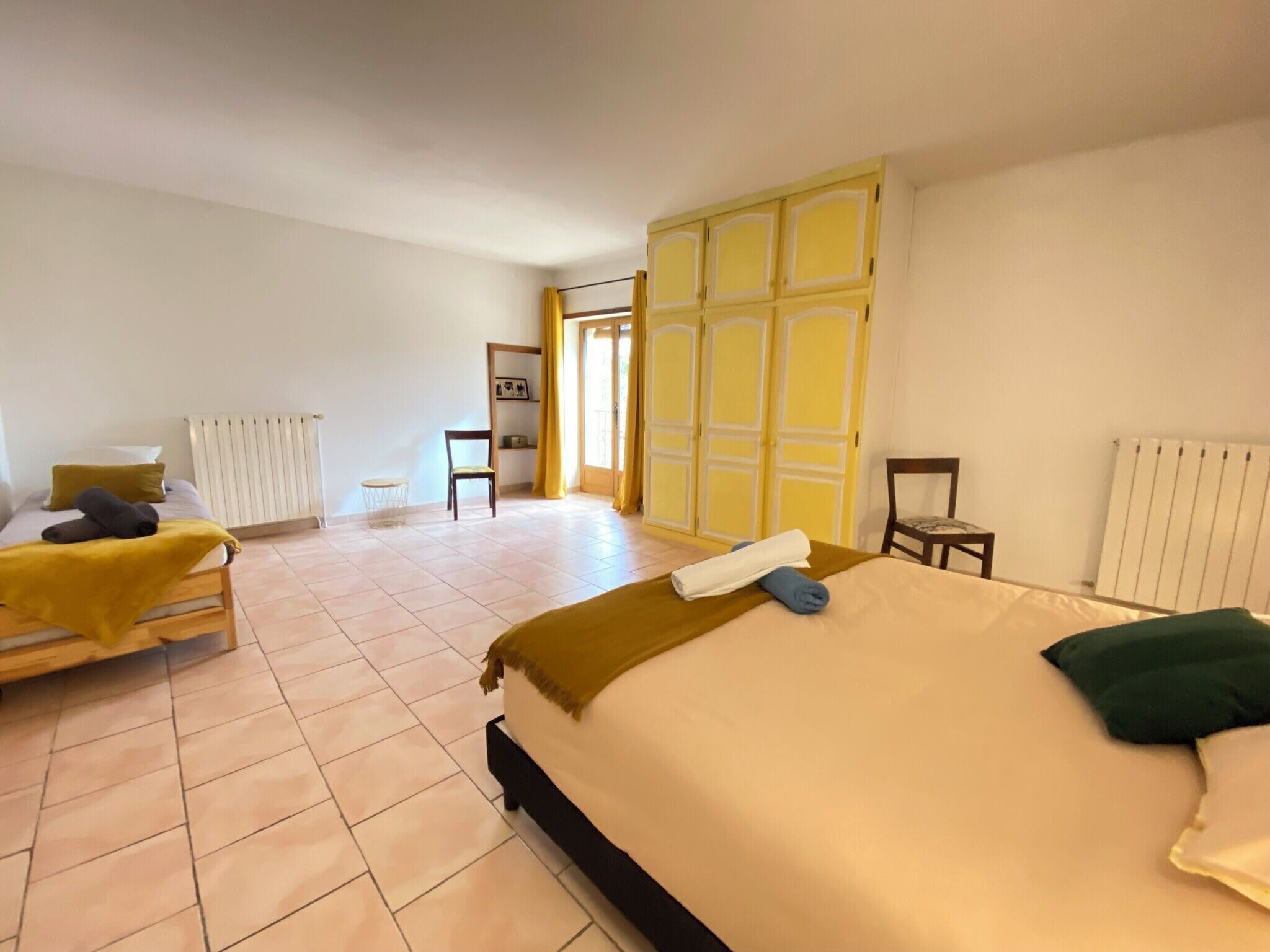 1 bedroom, iron/ironing board, travel crib, WiFi