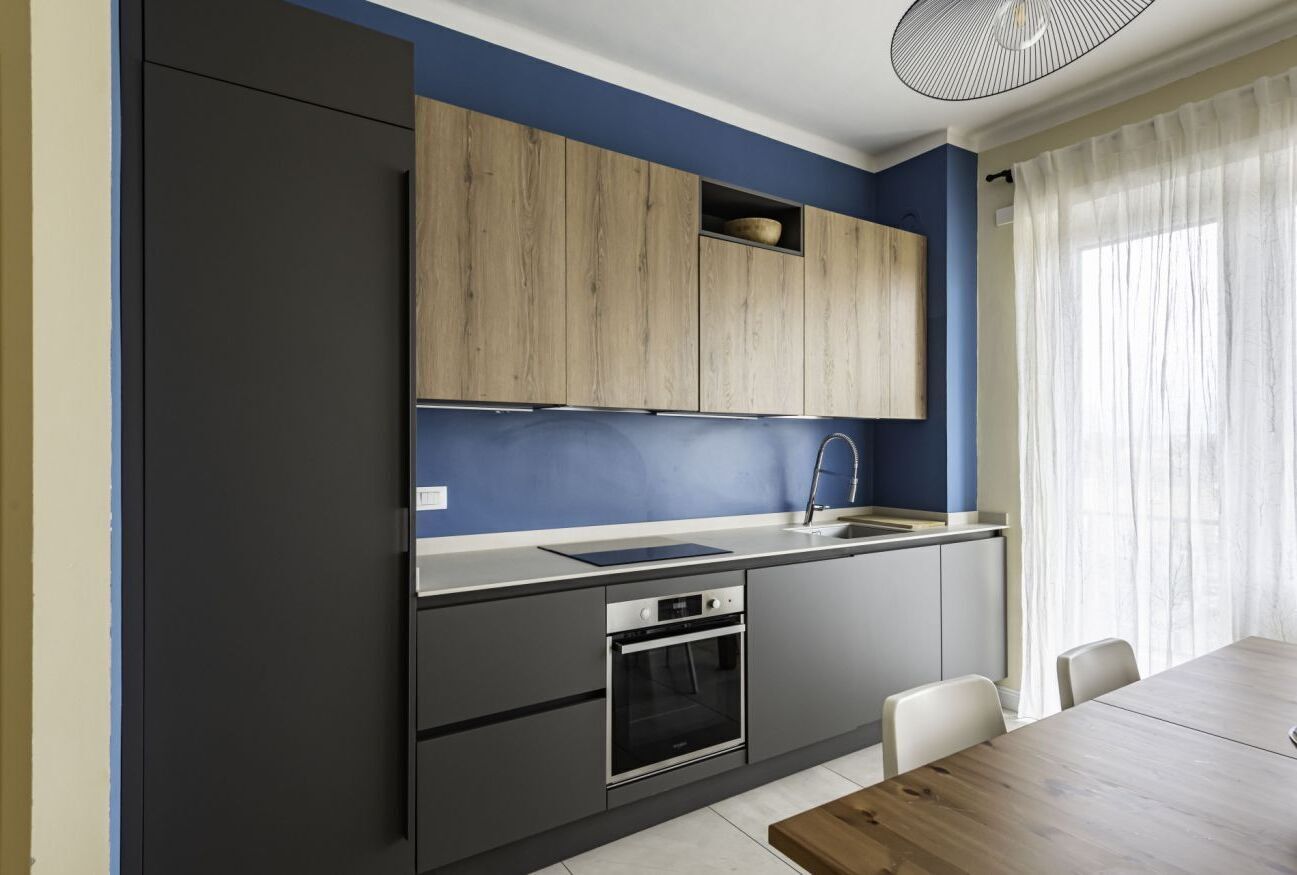 Frigorifero, forno, piano cottura, lavastoviglie