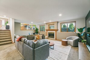 Smart TV, fireplace, table football, ping pong