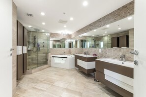 Hair dryer, towels, soap, shampoo - Unreal Ocean Views! Modern Decor - Stunning Unit! 40th Floor - Great Location! (Sunny Isles Beach)