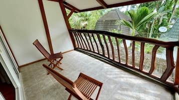 Villa Standard, balcon, vue jardin | Vue depuis le balcon