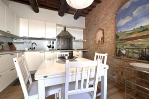 Fridge, microwave, oven, stovetop - The terraces of Camollia (Siena)