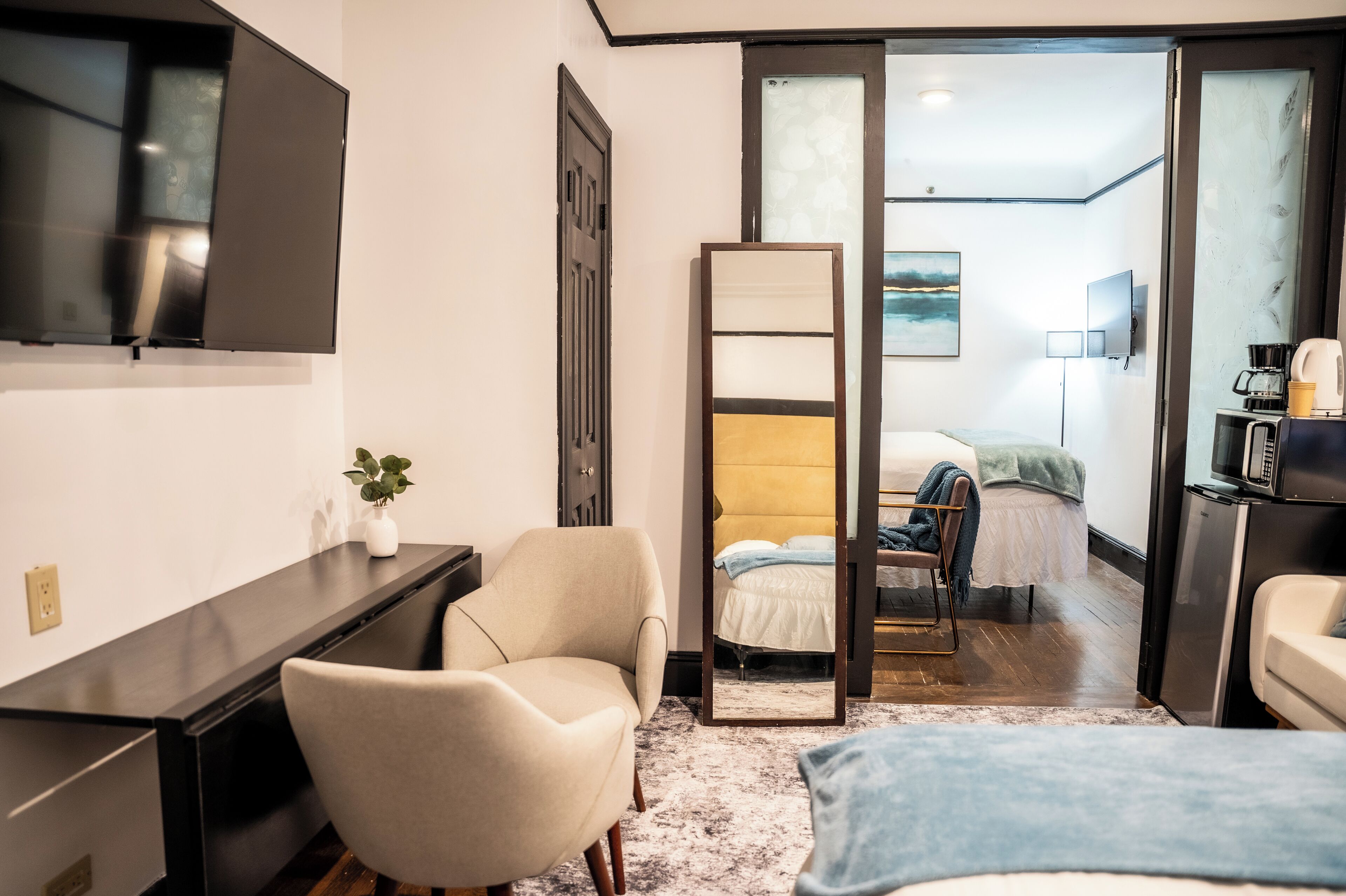 2 室のベッドルーム、アイロン / アイロン台、WiFi、ベッドシーツ