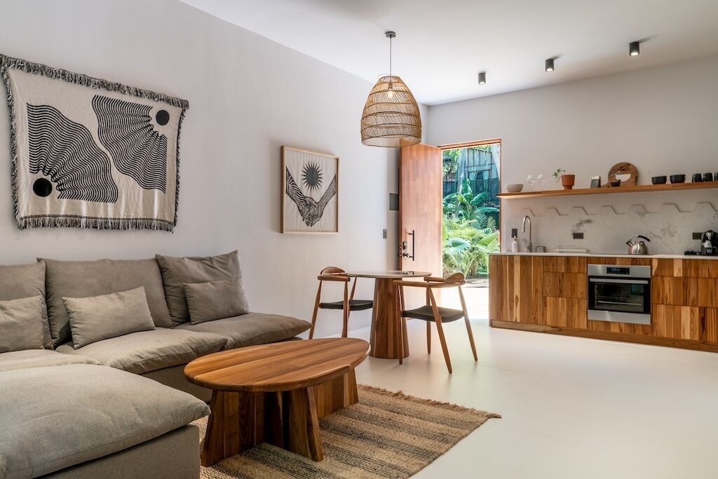 Nala Luxury Living - King Suite #1 | Bếp riêng | Tủ lạnh, dụng cụ nấu nướng/bát dĩa/dao nĩa 