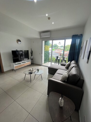 Spacious 4-bedroom apartment with AC, WiFi n fabulous San Salvador, El Salvador 