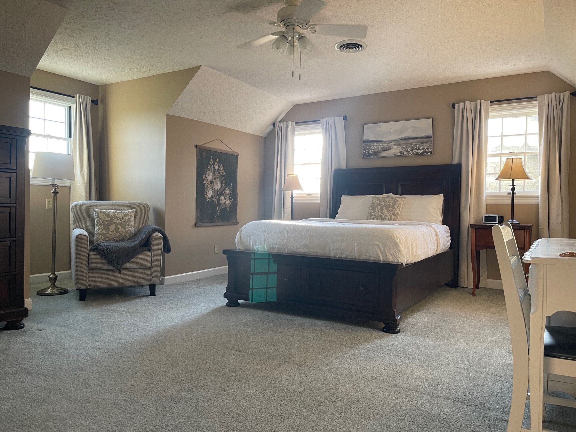 4 Schlafzimmer, Schreibtisch, kostenloses WLAN, Bettwäsche