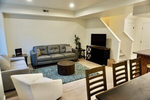 Living area - 3-bedroom townhome in charming Ogden Enjoy skiing, hiking, art scene & nightlife (Ogden)