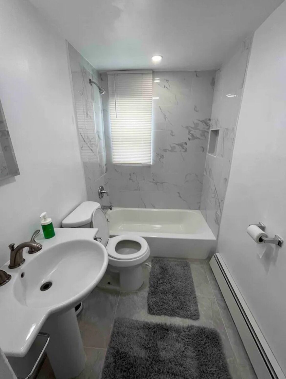 Handtücher, Seife, Toilettenpapier