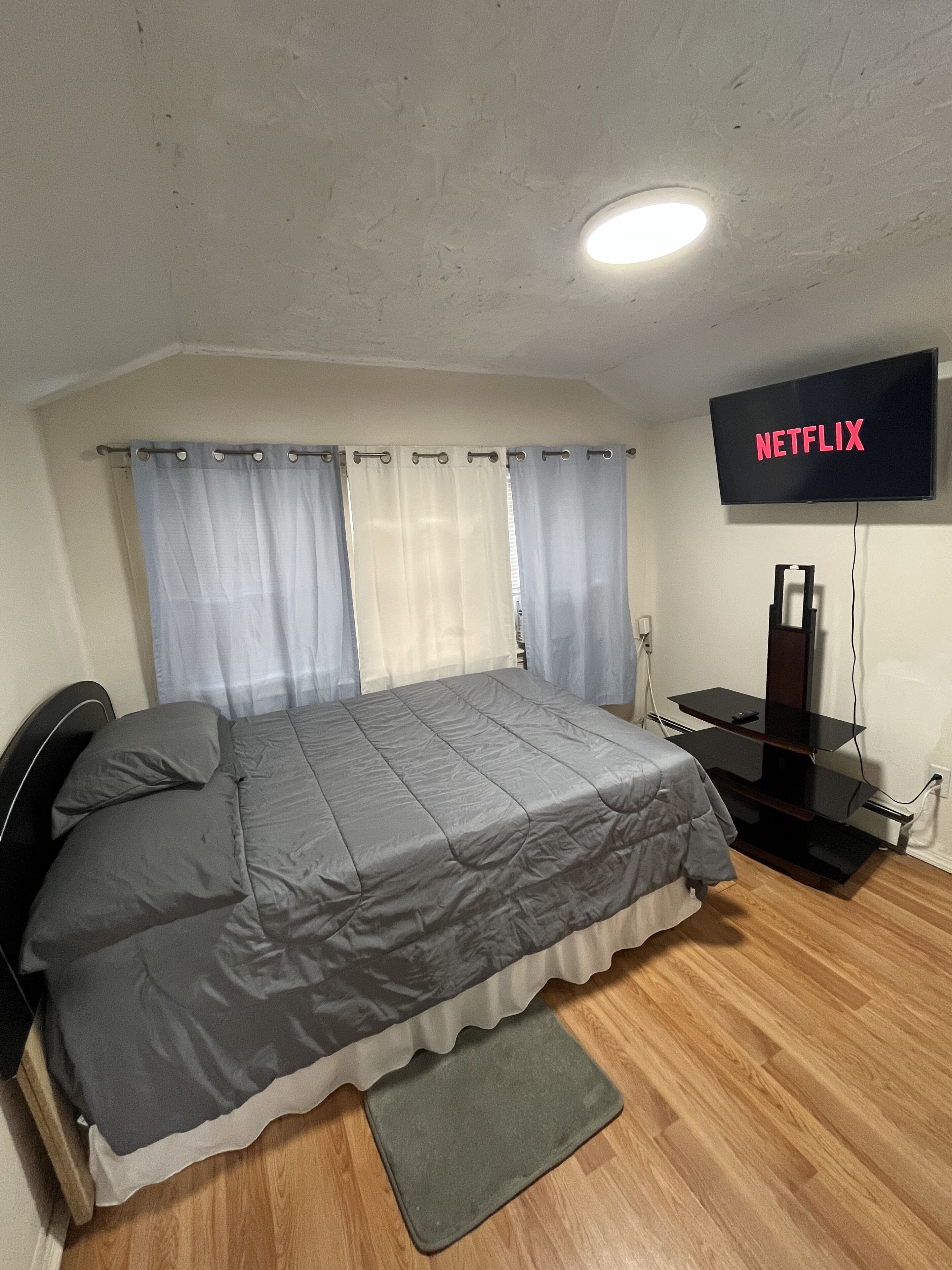 5 chambres, fer et planche à repasser, Wi-Fi, draps fournis