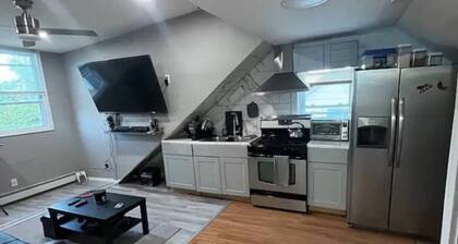 Cozy 2 Bed Room Apartment near Airport