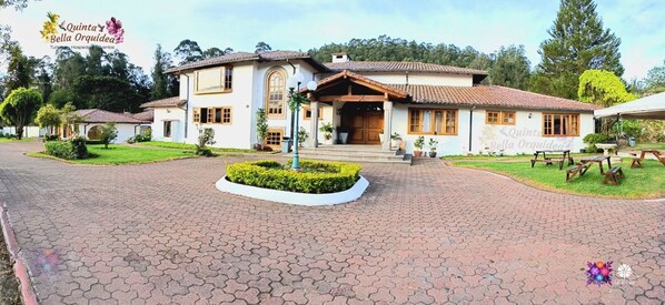 Front of property - Quinta Bella Orquídea (Sangolqui)