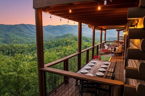 Outdoor dining - Epic View~Sleep24~85" Theater~VRStudio~Prime Loc (pigeon forge)