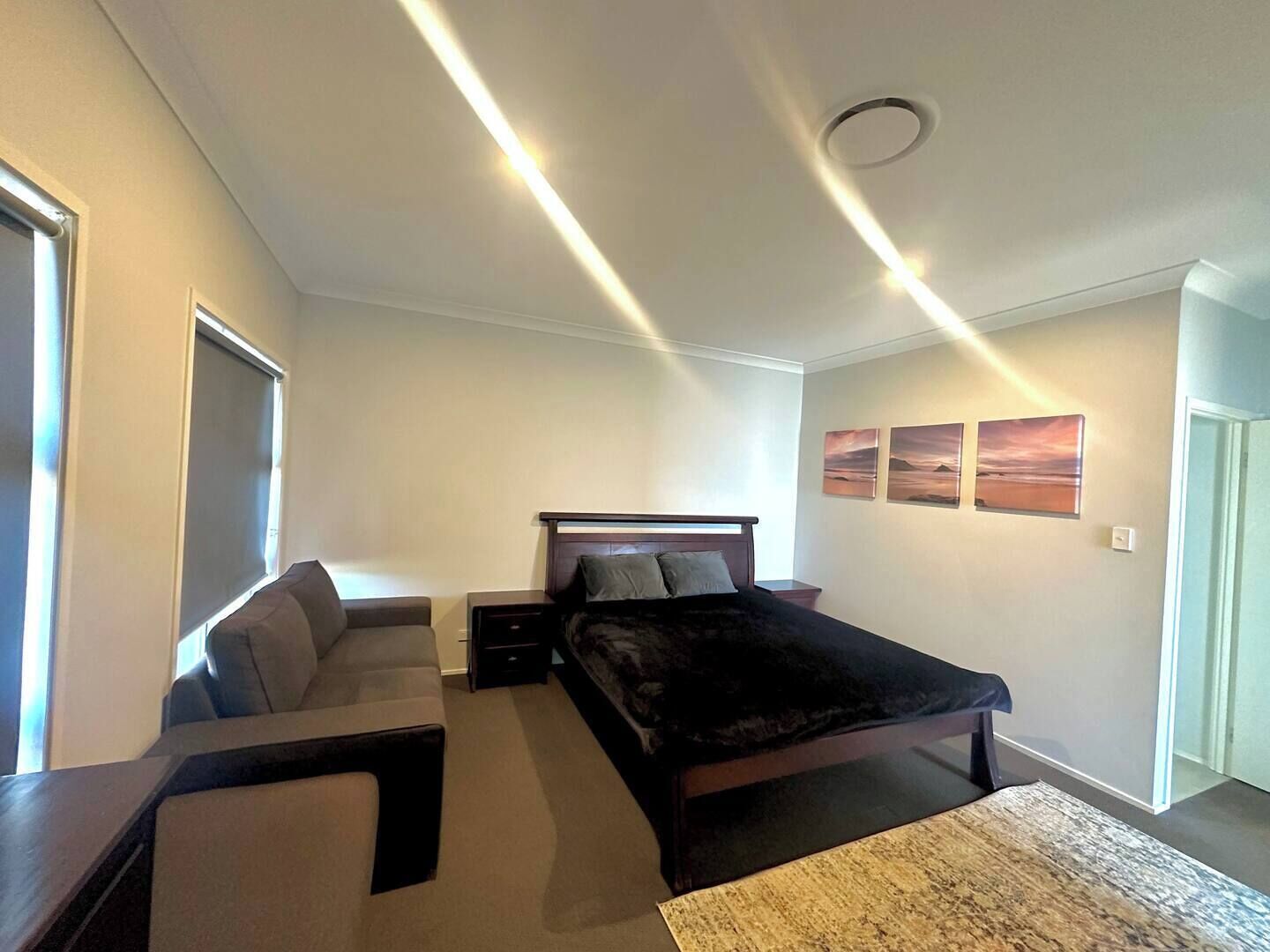 4 bedrooms, iron/ironing board, WiFi, bed sheets