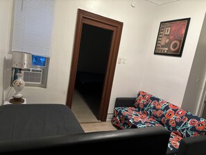 1 slaapkamer, een strijkplank/strijkijzer, wifi, beddengoed