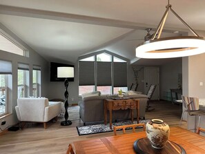 Smart TV, books - Comfort and Elegance - Entire home in Leadville, Colorado, United States (Leadville)