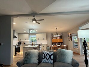 Smart TV, books - Comfort and Elegance - Entire home in Leadville, Colorado, United States (Leadville)