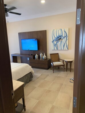 2 bedrooms, iron/ironing board, WiFi, bed sheets - 2-bedroom Ocean Front Penthouse at Villa Del Palmar Resort at Islands of Loreto. (Loreto)