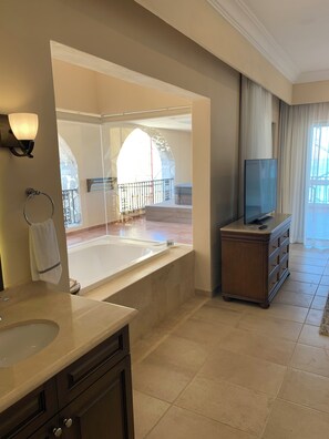 Shower, hair dryer, towels, soap - 2-bedroom Ocean Front Penthouse at Villa Del Palmar Resort at Islands of Loreto. (Loreto)