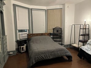 1 bedroom, iron/ironing board, WiFi, bed sheets - Temple Hosp 2nd floor Catio (Philadelphia)