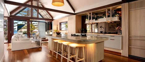 TV, fireplace, stereo