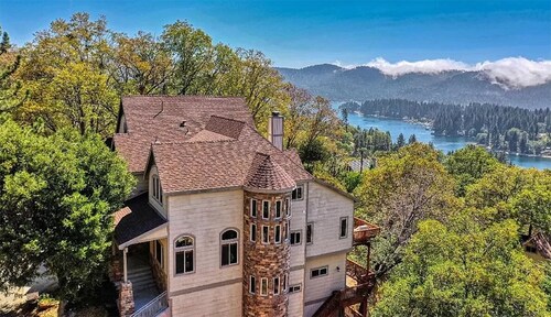 Charming 4-bedroom chalet with AC and WiFi in gorgeous Lake Arrowhead