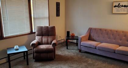 2-bedroom apartment in Underwood. Great monthly rates. 30 Day Minimum.